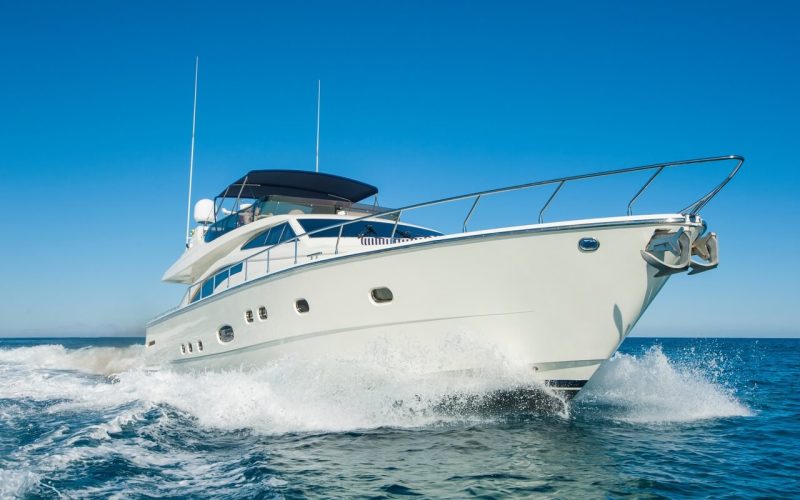 Image-of-boat-hull-in-water